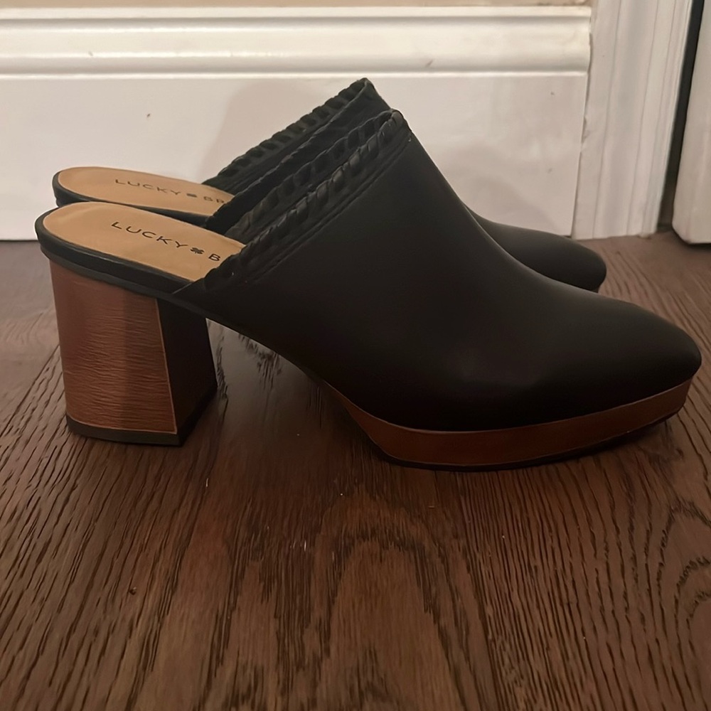 Brand new never worn Lucky Brand mules
